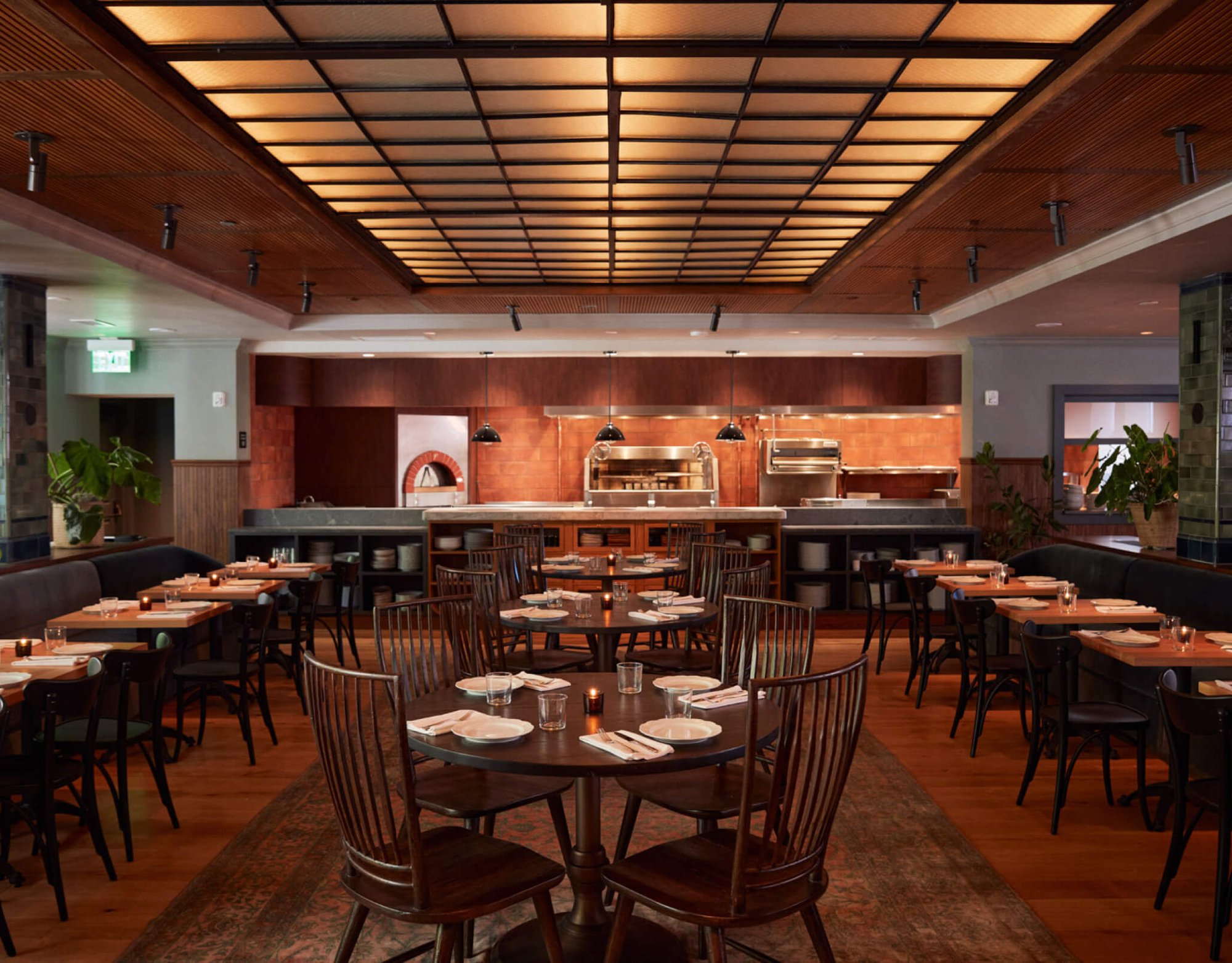 restaurant-dining-room
